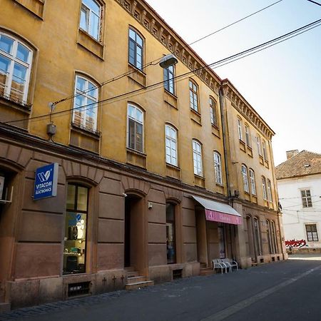 טימישוארה Old Square Apartments 3 מראה חיצוני תמונה