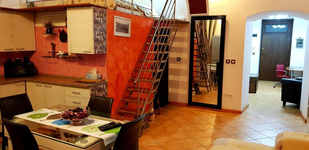 טימישוארה Old Square Apartments 3 מראה חיצוני תמונה