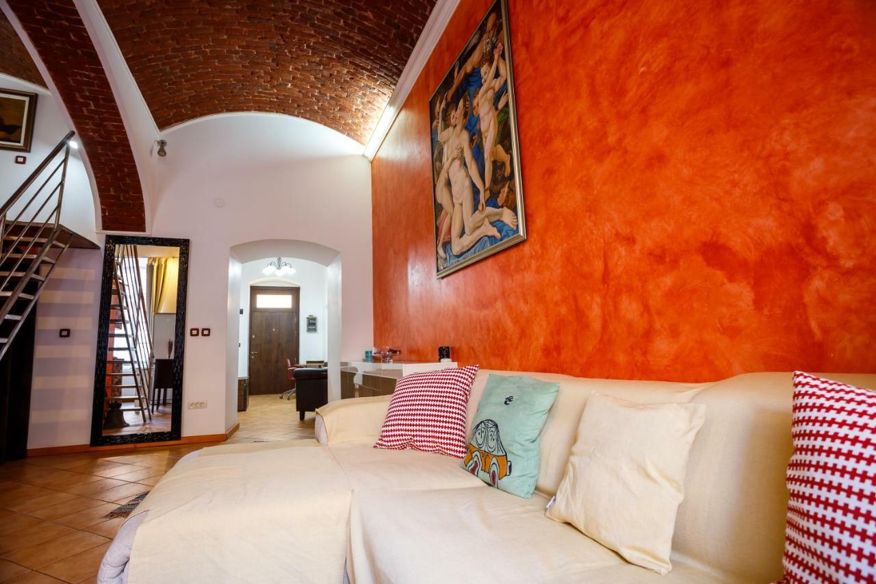 טימישוארה Old Square Apartments 3 מראה חיצוני תמונה