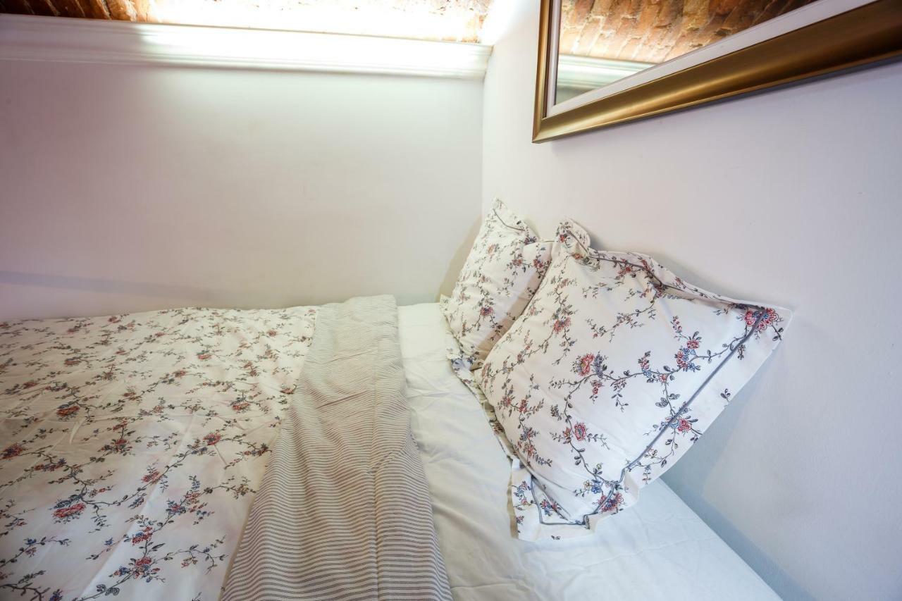 טימישוארה Old Square Apartments 3 מראה חיצוני תמונה